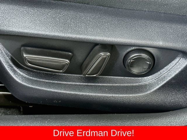 Used 2026 Toyota Camry SE FWD image 12