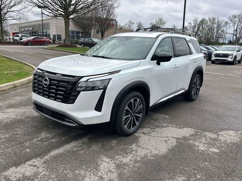 New 2026 Nissan Pathfinder Platinum AWD/4WD image 3