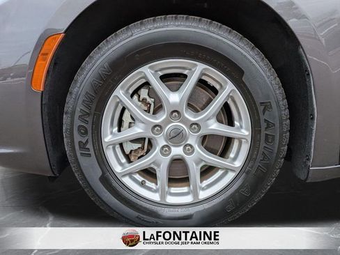 Certified 2023 Chrysler Pacifica Touring-L FWD image 31