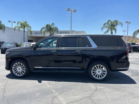 Used 2022 Cadillac Escalade ESV Premium Luxury RWD image 9