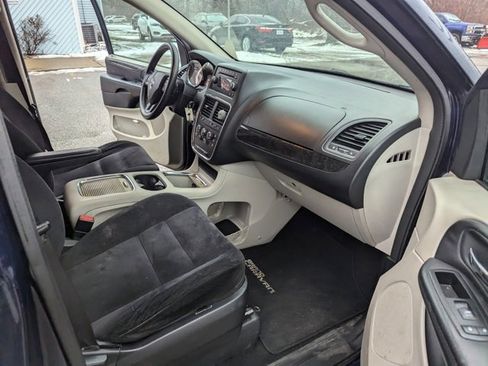 Used 2014 Dodge Grand Caravan SXT image 23