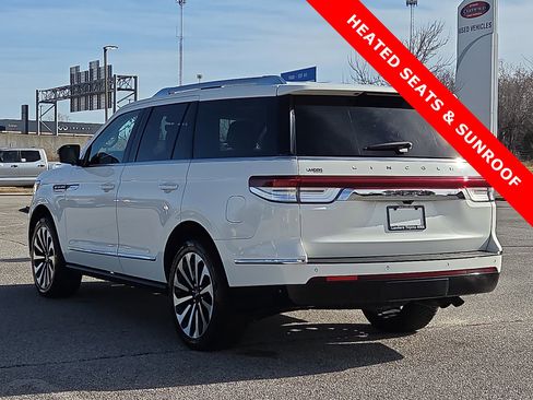 Used 2022 Lincoln Navigator Reserve image 4