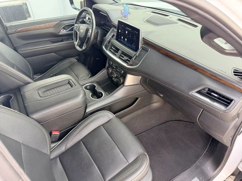 Used 2022 Chevrolet Suburban Premier AWD/4WD image 17