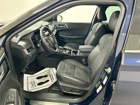 Used 2023 Mitsubishi Outlander SE Black Edition image 9