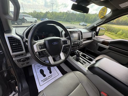 Used 2019 Ford F150 Lariat w/ Equipment Group 502A Luxury AWD/4WD image 29