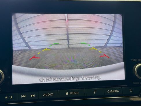 Used 2025 Nissan Pathfinder S FWD image 16
