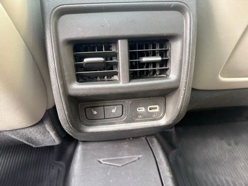 Used 2022 Cadillac XT4 Premium Luxury w/ Enhanced Visibility Package image 17