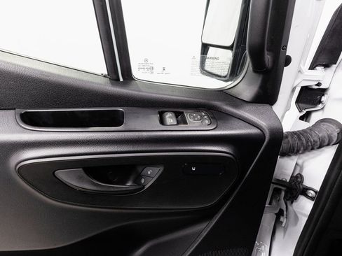 Used 2025 Mercedes-Benz Sprinter 2500 image 6