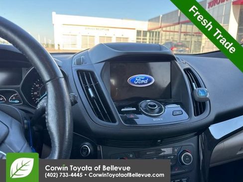Used 2019 Ford Escape Titanium AWD/4WD image 14