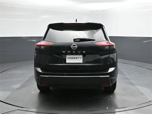 Used 2025 Nissan Rogue SV image 8