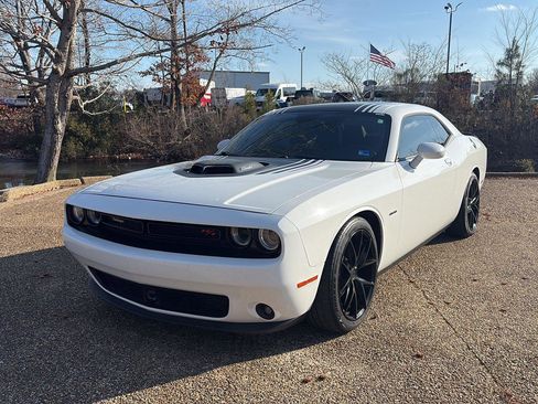 Used 2016 Dodge Challenger R/T Plus image 11