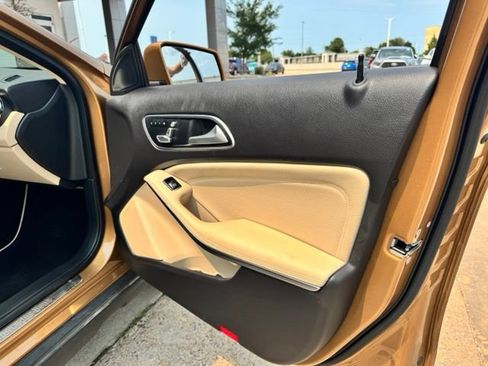 Used 2018 Mercedes-Benz GLA 250 4MATIC image 27