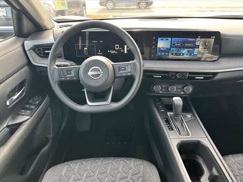 Used 2025 Nissan Kicks SV image 10