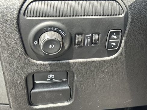 Used 2024 Jeep Wagoneer Series II w/ Flexible Seating Group AWD/4WD image 30