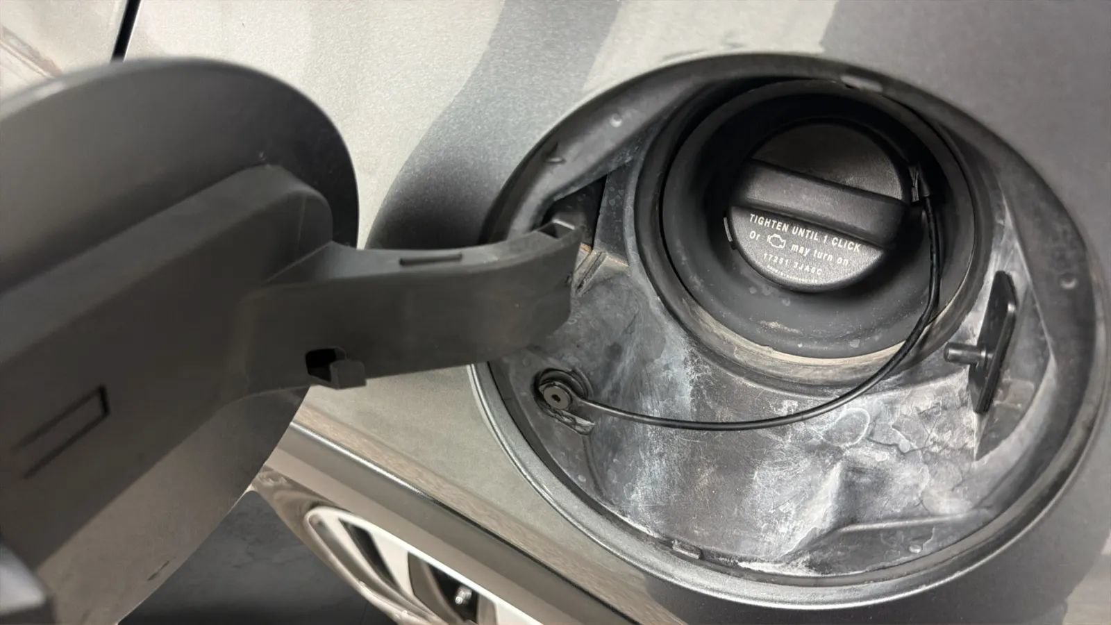 Used 2021 Nissan Kicks S FWD image 30