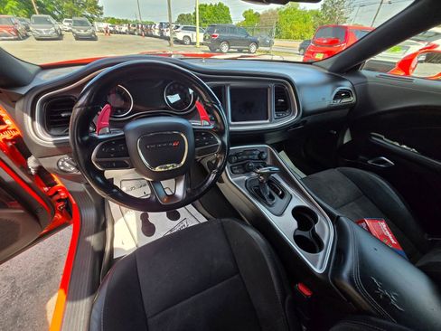 Used 2020 Dodge Challenger R/T w/ Plus Package image 5