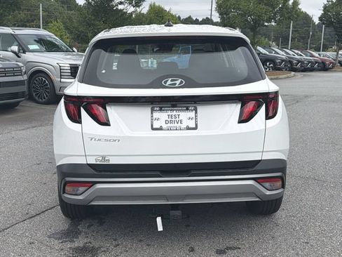 New 2026 Hyundai Tucson SE w/ Tow & Go Package FWD image 7
