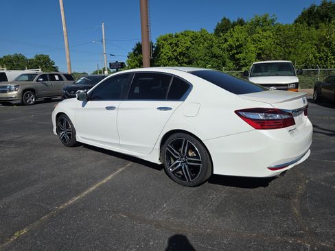 Used 2016 Honda Accord Sport image 3