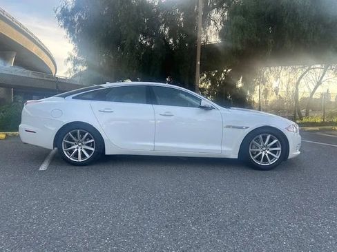 Used 2013 Jaguar XJ AWD image 5