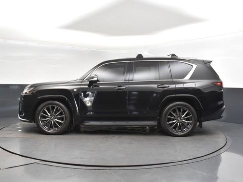 Used 2023 Lexus LX 600 F Sport image 4