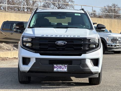 New 2026 Ford Expedition Active image 8