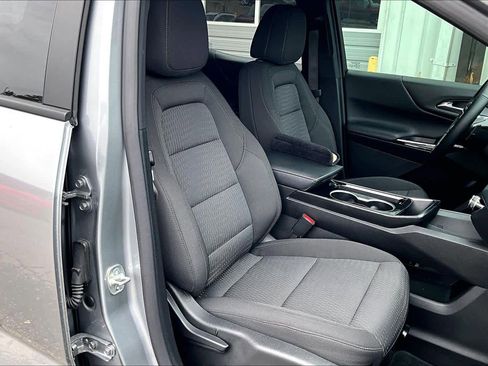 Used 2025 Chevrolet Equinox LT image 8