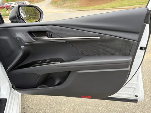 Used 2026 Toyota Camry SE w/ Convenience Package image 14