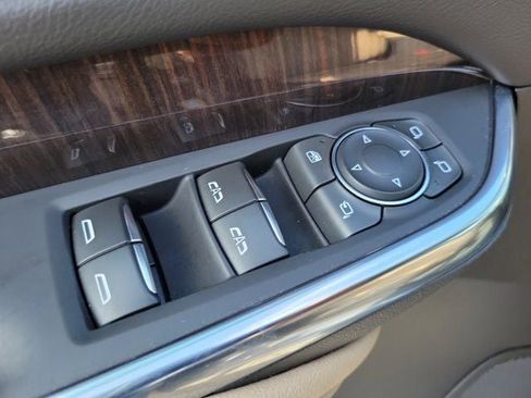 Used 2025 Cadillac XT4 Premium Luxury FWD image 17