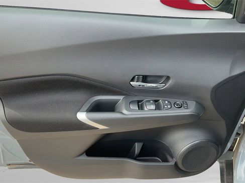 Used 2021 Nissan Kicks SV image 16