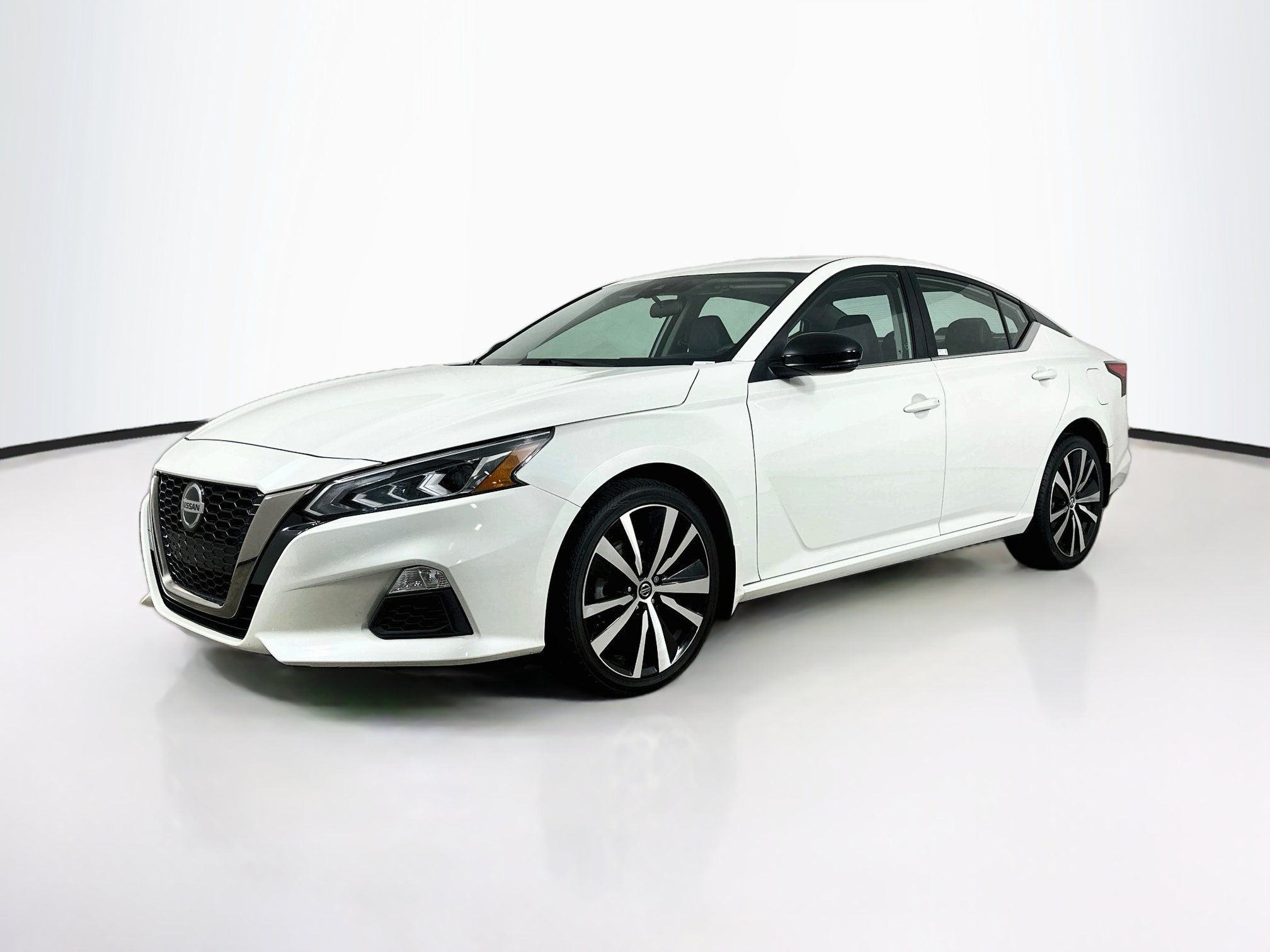 Used 2021 Nissan Altima 2.5 SR w/ SR Premium Package AWD/4WD image 3