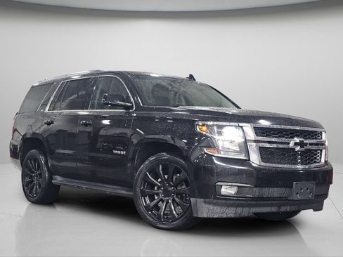 Used 2016 Chevrolet Tahoe LT w/ Luxury Package AWD/4WD image 2