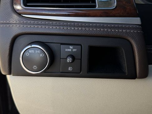 Used 2014 Cadillac Escalade Platinum RWD image 23