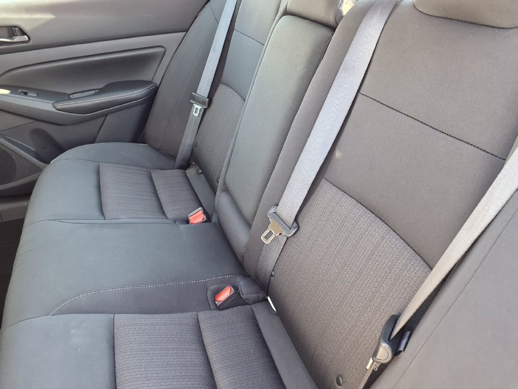 Used 2025 Nissan Altima 2.5 SV FWD image 8