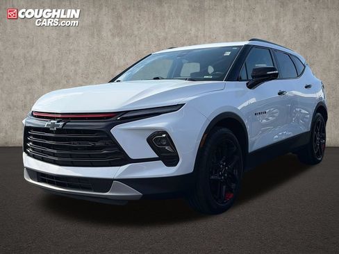 Used 2025 Chevrolet Blazer LT w/ Sound & Technology Package AWD/4WD image 4
