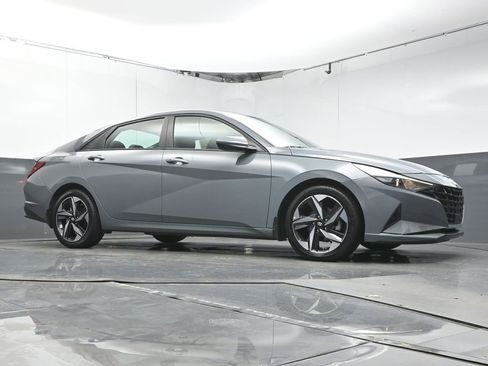 Used 2023 Hyundai Elantra SEL w/ Convenience Package image 29