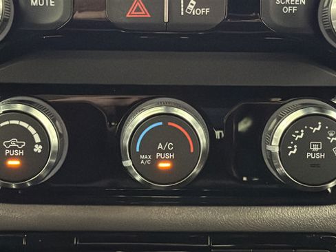 New 2026 RAM 1500 Express AWD/4WD image 17