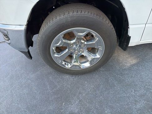 Used 2022 RAM 1500 Big Horn AWD/4WD image 3