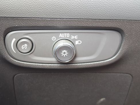 Used 2025 Buick Encore GX Preferred AWD/4WD image 18