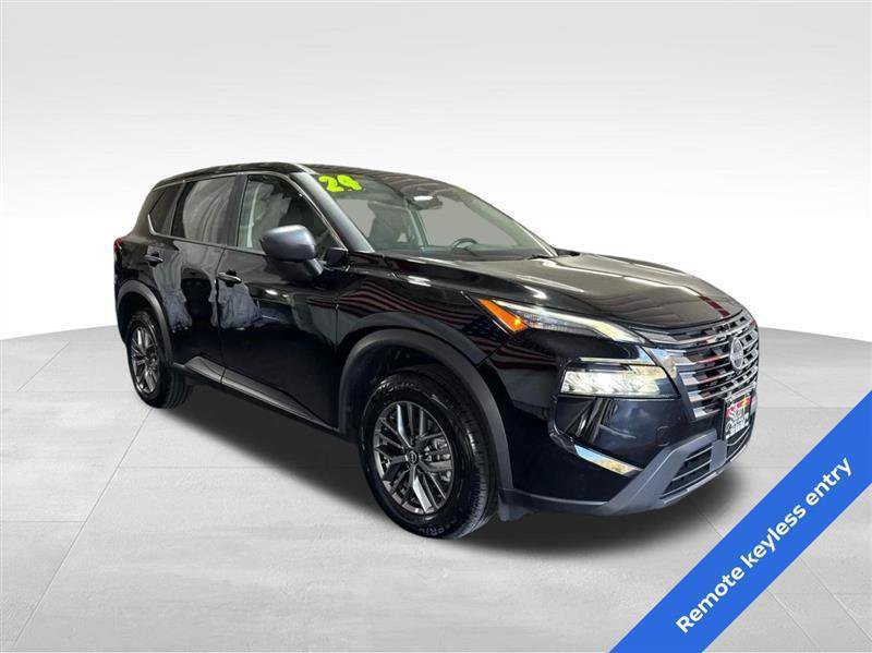 Used 2024 Nissan Rogue S AWD/4WD image 3