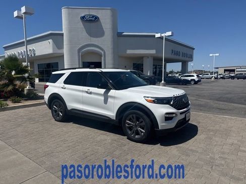 Used 2023 Ford Explorer XLT w/ Equipment Group 202A RWD image 1