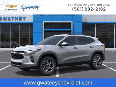 New 2026 Chevrolet Trax LT image 2