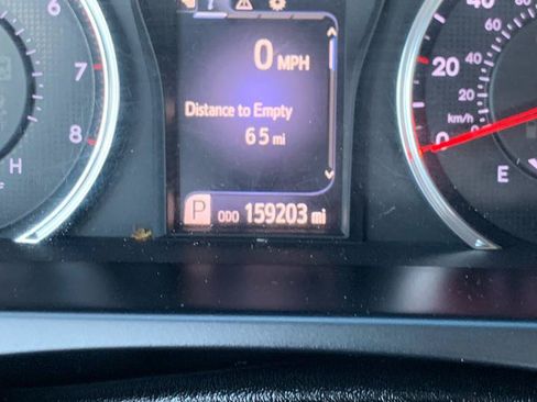 Used 2015 Toyota Camry SE w/ Moonroof Package FWD image 13