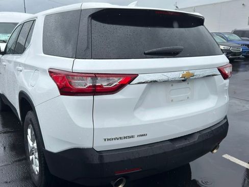 Used 2021 Chevrolet Traverse LS AWD/4WD image 5