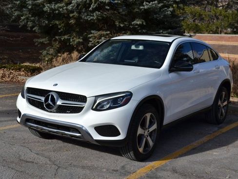 Used 2017 Mercedes-Benz GLC 300 4MATIC image 3