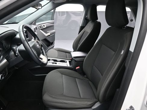 Used 2023 Ford Explorer XLT RWD image 10