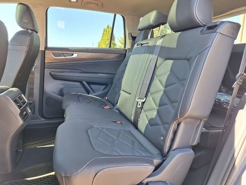 New 2026 Volkswagen Atlas SE FWD image 21