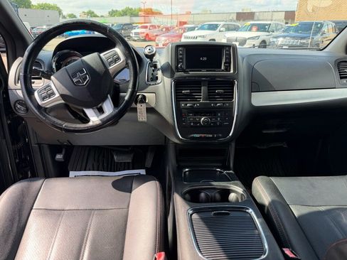 Used 2017 Dodge Grand Caravan GT FWD image 11