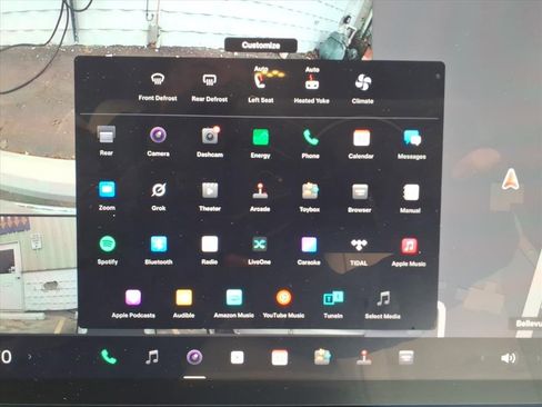 Used 2022 Tesla Model X Plaid image 25