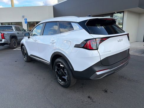 New 2026 Kia Sportage EX image 8