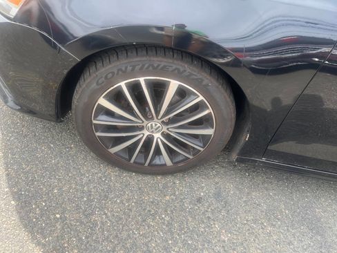 Used 2016 Volkswagen Jetta Sport image 9